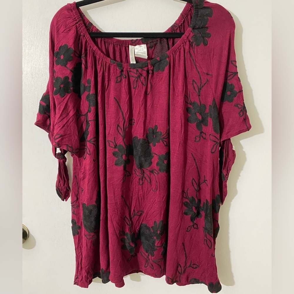 Forgotten Grace shirt blouse maroon black floral Sz 3 X.  M-17